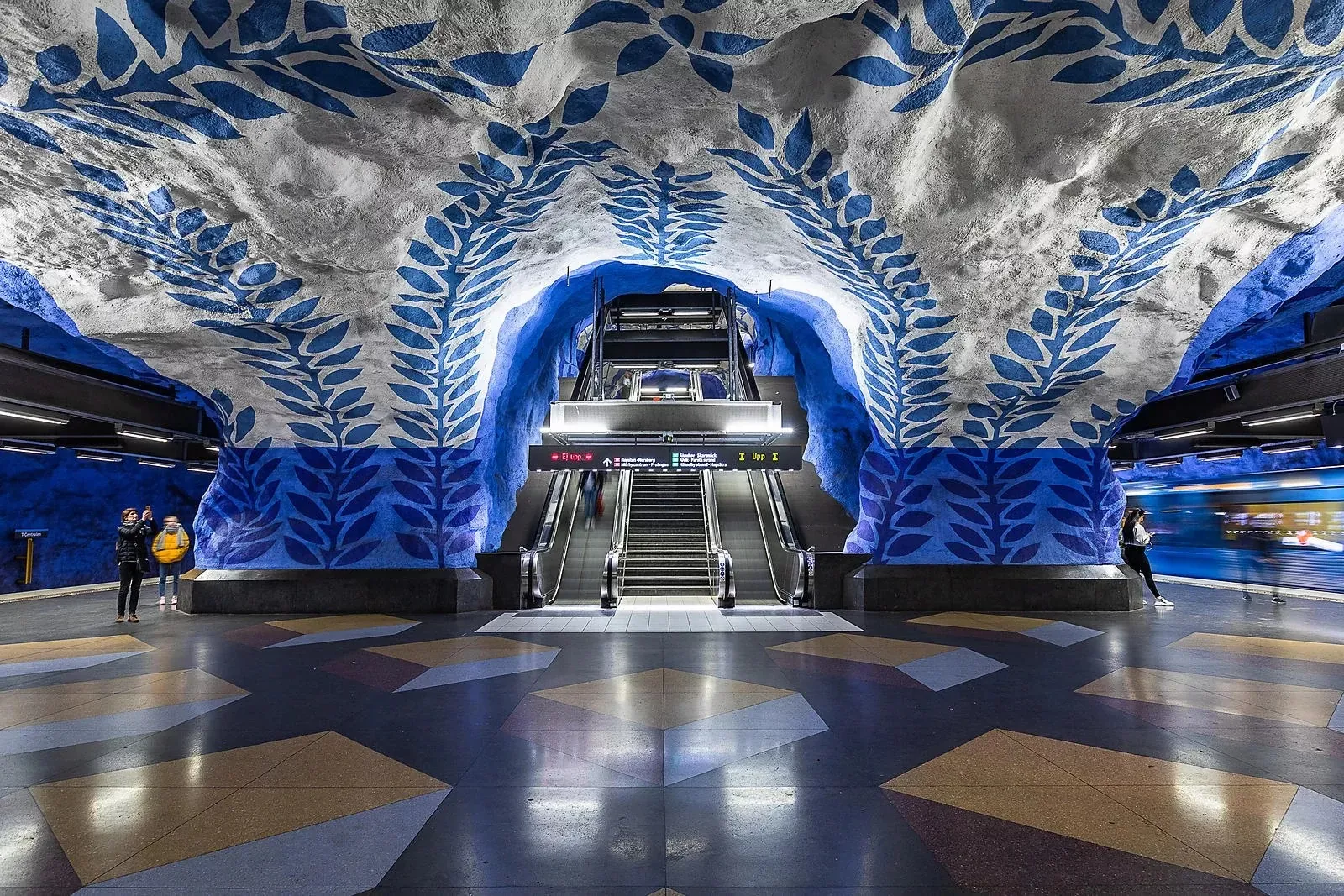 Stockholm metrosunda yönlendirme sisteminin günlük yaşamdaki etkin kullanımı