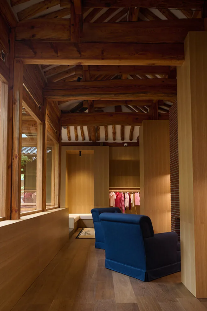100 Yıllık Hanok'ta Modern Lüks: Seul'de Ev Konforu