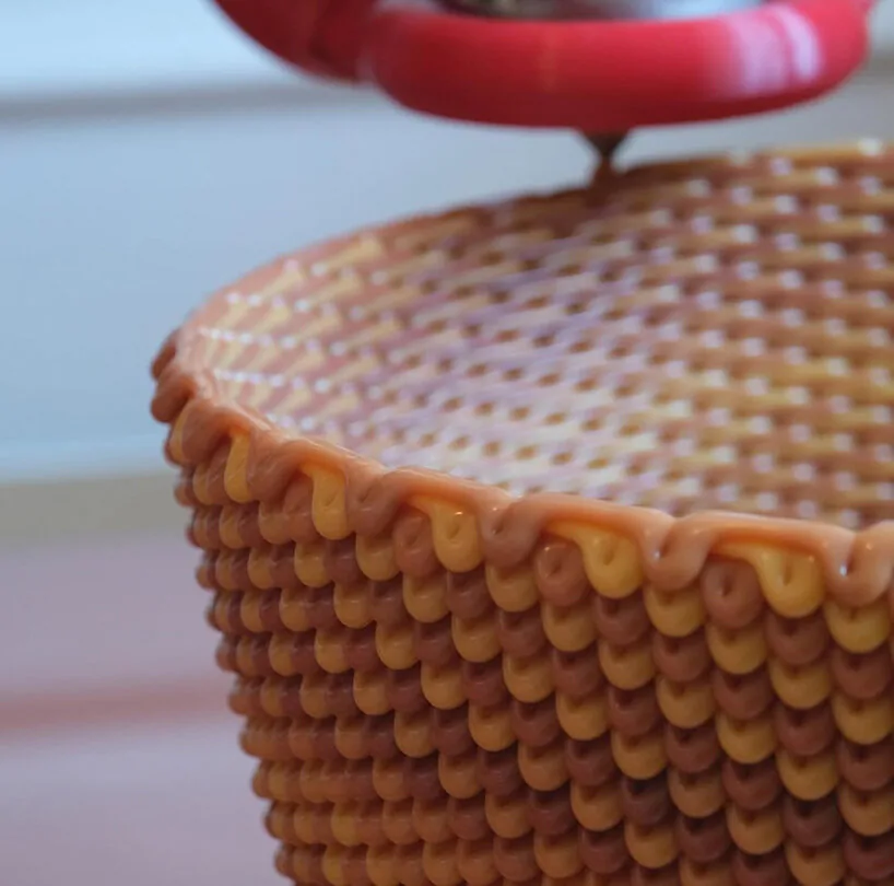 3D Baskı Sonrası Elle Bükülen Mobilyalar: Oberdoerfer & Krebs