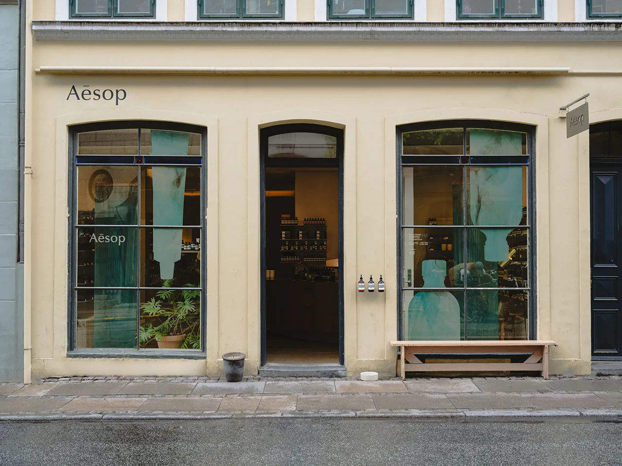 Aesop'tan Biyoplastik Vitrin: 3daysofdesign'da Sürdürülebilir Devrim
