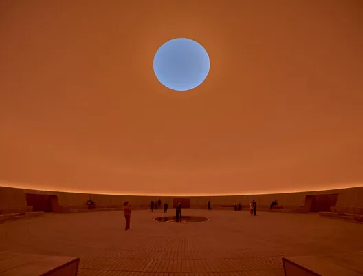 Yerin Altında Bir Gökyüzü: Turrell'in Dev Kubbe Enstalasyonu