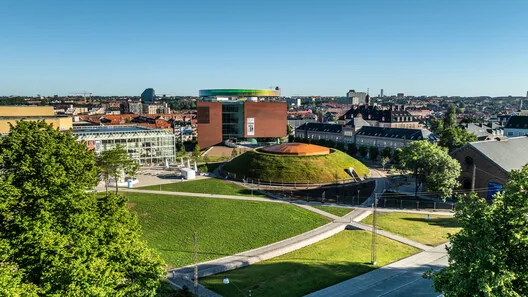 Yerin Altında Bir Gökyüzü: Turrell'in Dev Kubbe Enstalasyonu