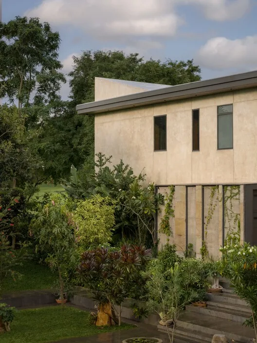 Bangalore’un Kenarında Bir Sığınak: Sandstone House’un Tasarım Felsefesi