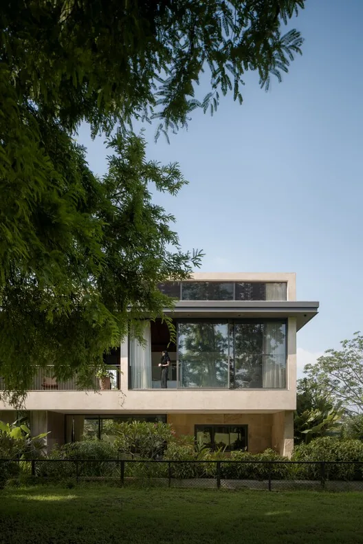 Bangalore’un Kenarında Bir Sığınak: Sandstone House’un Tasarım Felsefesi