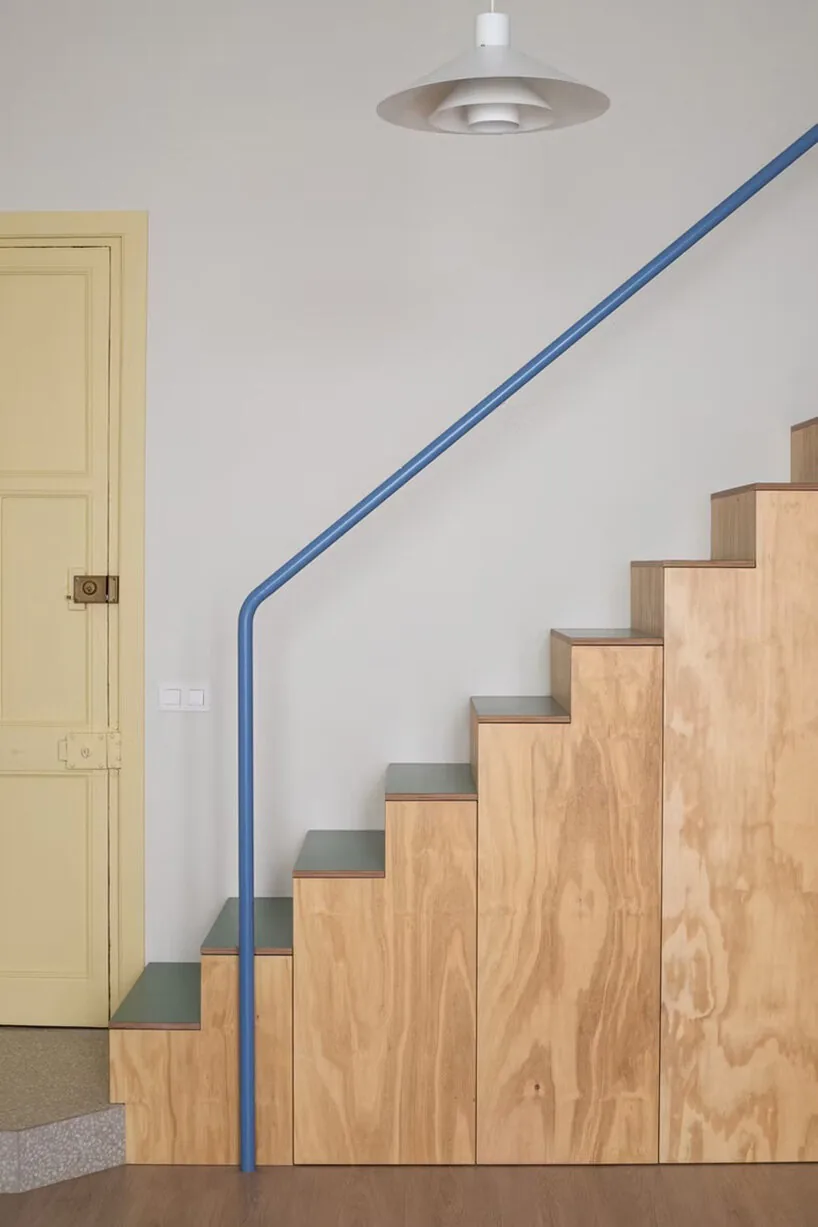 Barcelona’da Renk Kodlu Yapı: 106 Yıllık Apartman Loft’a Dönüştü