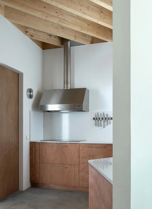 Casa 144°: Ormanda Bir Açıklık, Betonun Şeffaflığı