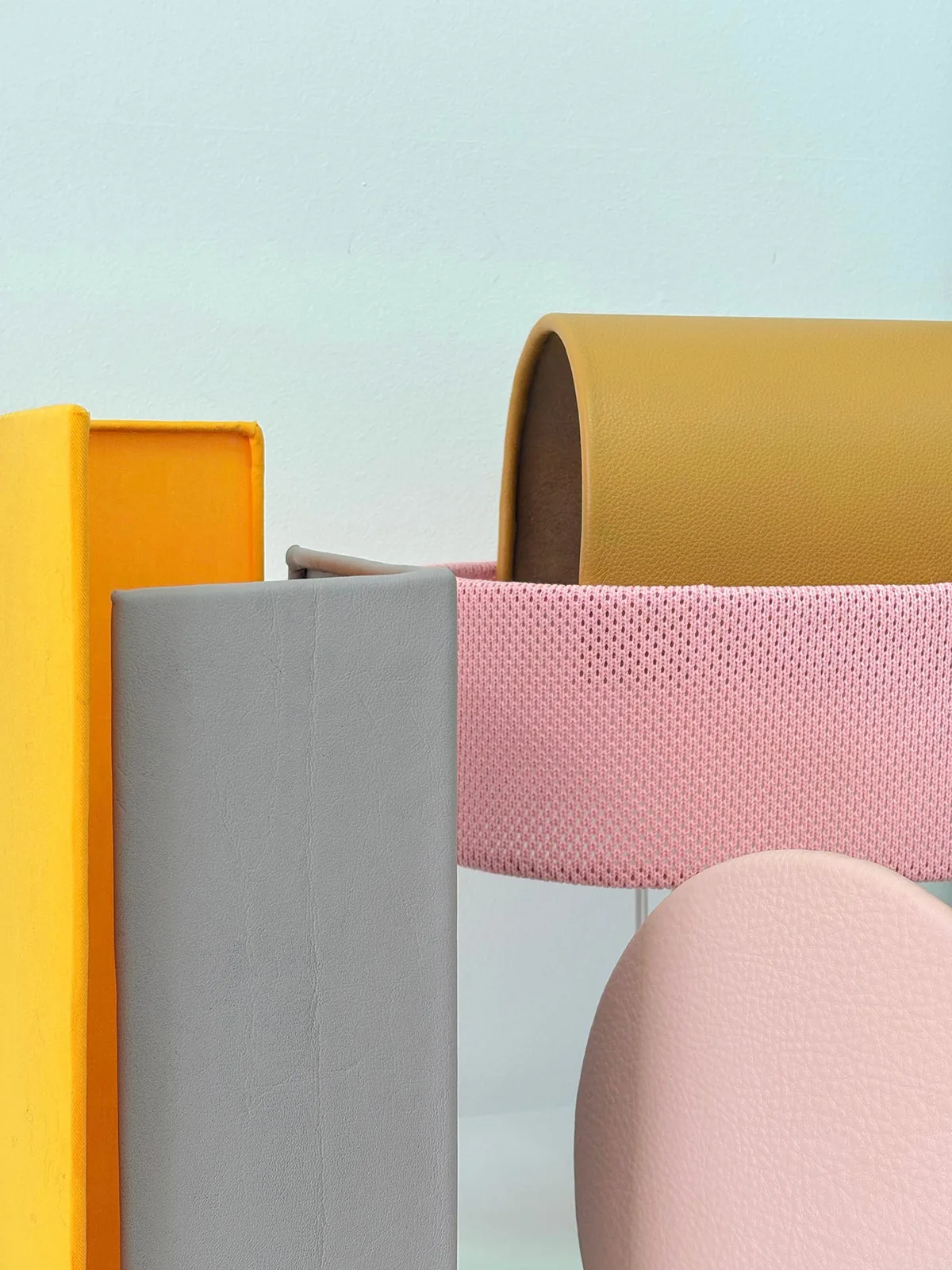 Atık Deri Işığa Dönüşüyor: Beyond Leather Koleksiyonu