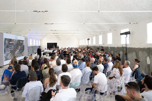 Doğu’ya Bakış: Tiran’daki Ekmek ve Kalp Festivali Mimarlıkta Yeni Bir Dil mi?