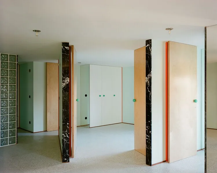 Düzensiz İlişkilerin Apartmanı: Fala’nın Cesur Tasarımı