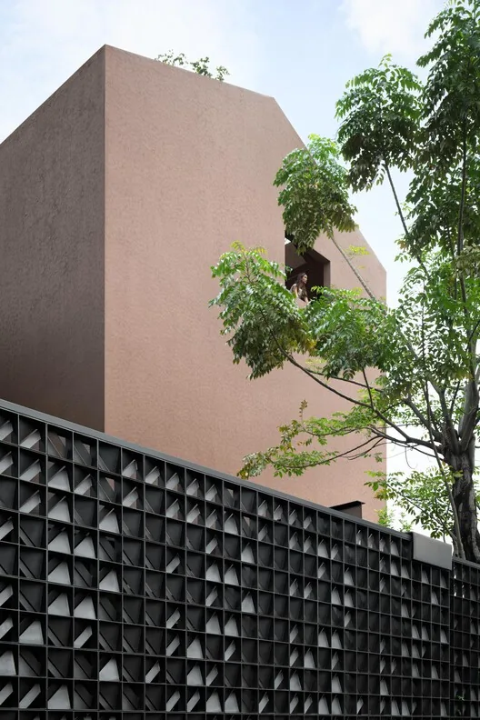 El House: Kuşakları Birleştiren Tasarım Vahası