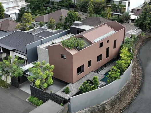 El House: Kuşakları Birleştiren Tasarım Vahası