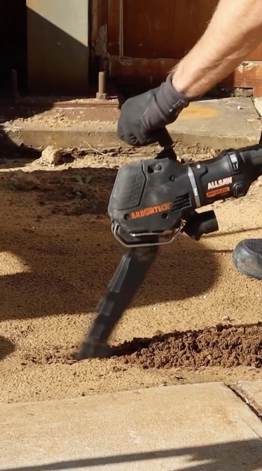 El Tipi Hendek Kazıcıda Akıllı Tasarım: ArborTech AllSaw