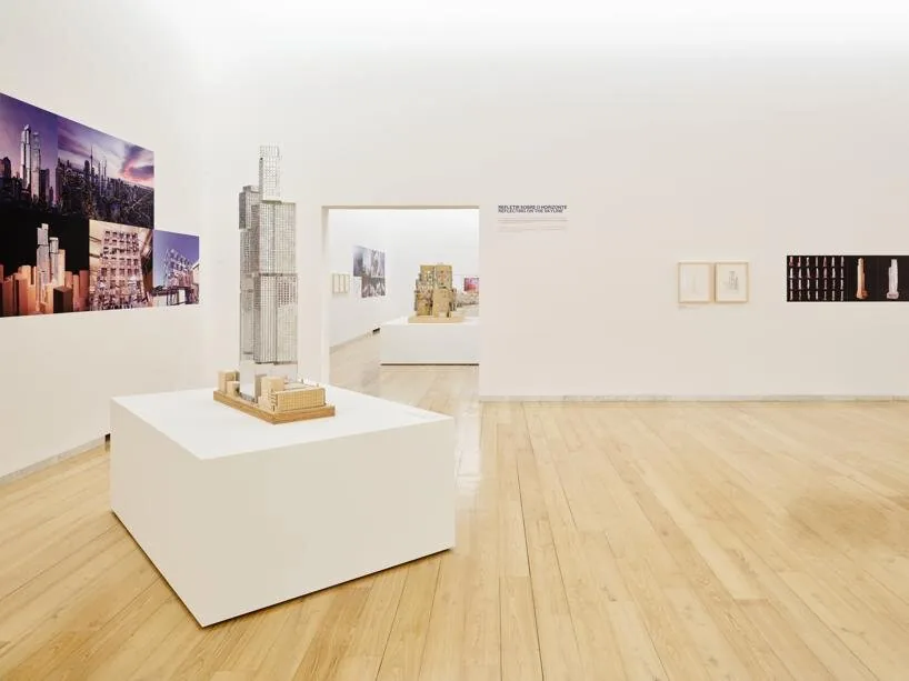 Gehry’nin Portekiz’deki Retrospektifi: Karton Sandalyelerden Eğrisel Şaheserlere