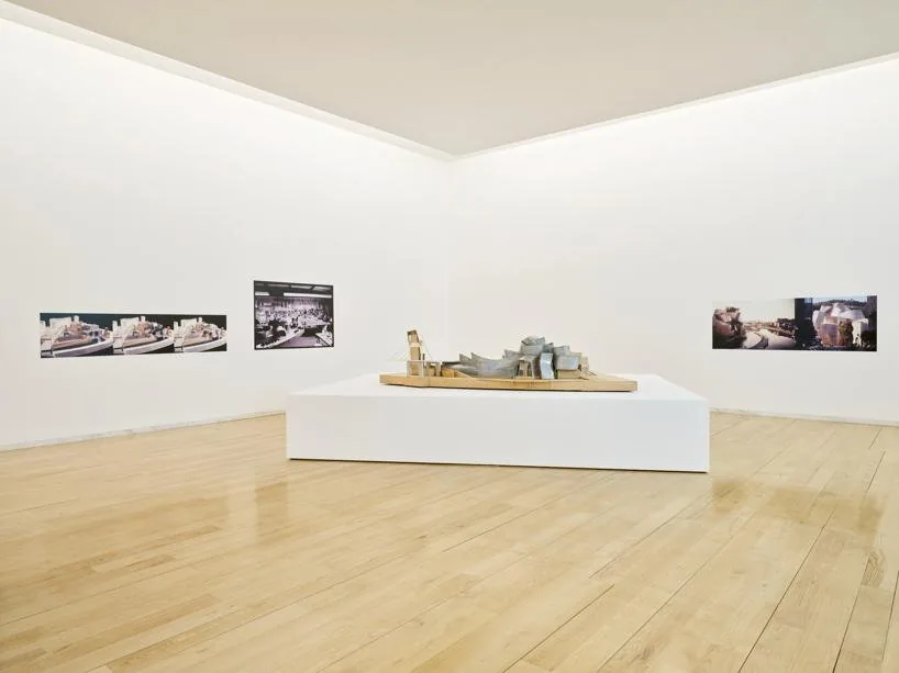 Gehry’nin Portekiz’deki Retrospektifi: Karton Sandalyelerden Eğrisel Şaheserlere