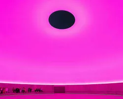 James Turrell'in 100. Skyspace'i: Işık Sanatında Yeni Bir Dönem