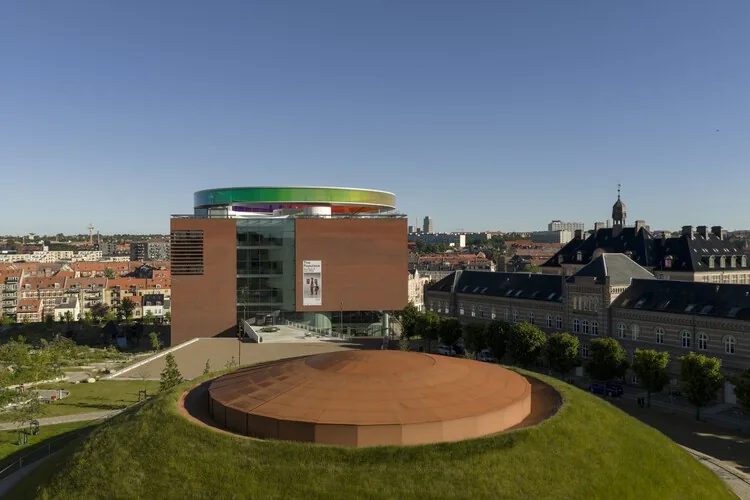 James Turrell’in Yeni Eseri ARoS Müzesi’nde Gökyüzünü Yere İndiriyor