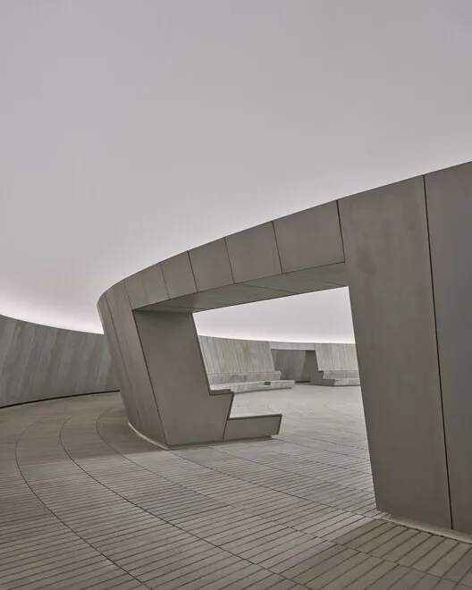 James Turrell’in Yeni Eseri ARoS Müzesi’nde Gökyüzünü Yere İndiriyor