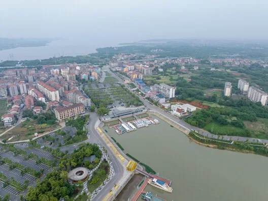 Liangzi Gölü Changling Feribotu: Doğayla Bütünleşen Bir Ulaşım Yapısı