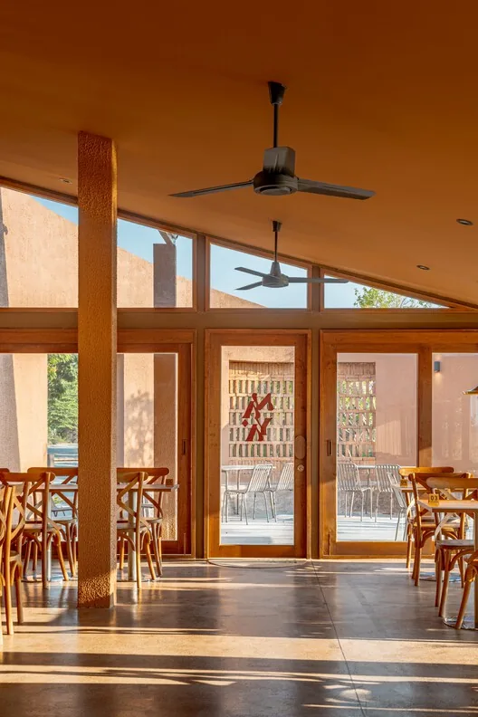Aile Mirası Modern Tasarımla Buluşuyor: Naya Restaurant Ayutthaya