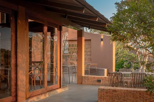 Aile Mirası Modern Tasarımla Buluşuyor: Naya Restaurant Ayutthaya