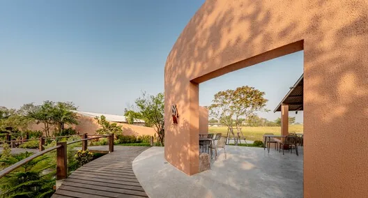 Aile Mirası Modern Tasarımla Buluşuyor: Naya Restaurant Ayutthaya