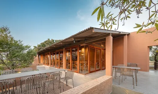 Aile Mirası Modern Tasarımla Buluşuyor: Naya Restaurant Ayutthaya