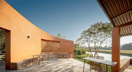 Naya Restaurant Ayutthaya: Aile Mirasını Modern Tasarımla Buluşturan Mekan