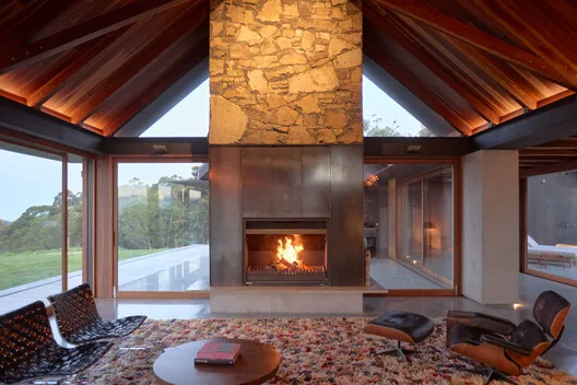 Sekiz Yılın Ardından: Doğayla Kucaklaşan Saddleback Mountain House