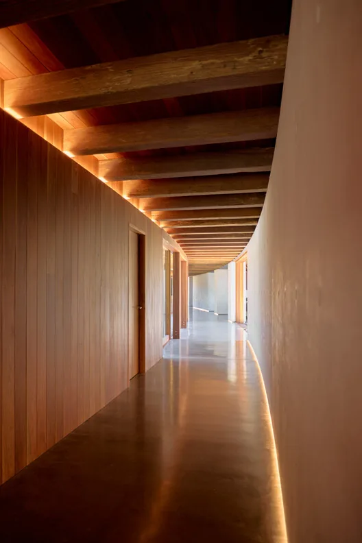 Sekiz Yılın Ardından: Doğayla Kucaklaşan Saddleback Mountain House
