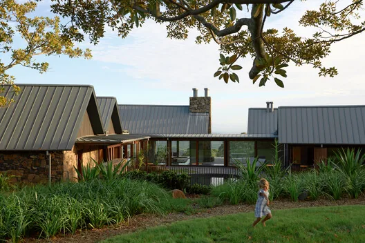 Sekiz Yılın Ardından: Doğayla Kucaklaşan Saddleback Mountain House