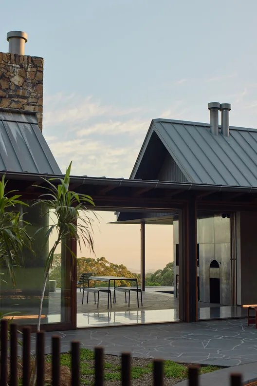 Sekiz Yılın Ardından: Doğayla Kucaklaşan Saddleback Mountain House