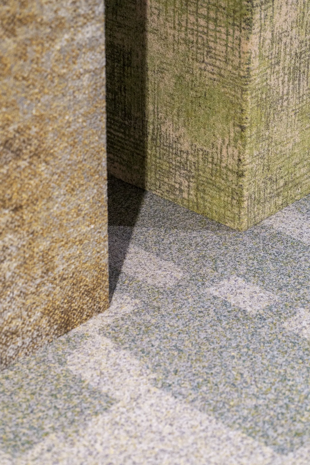 Superflex: ege Carpets'ın Modüler Halısı Şekil ve Duyuyu Buluşturuyor
