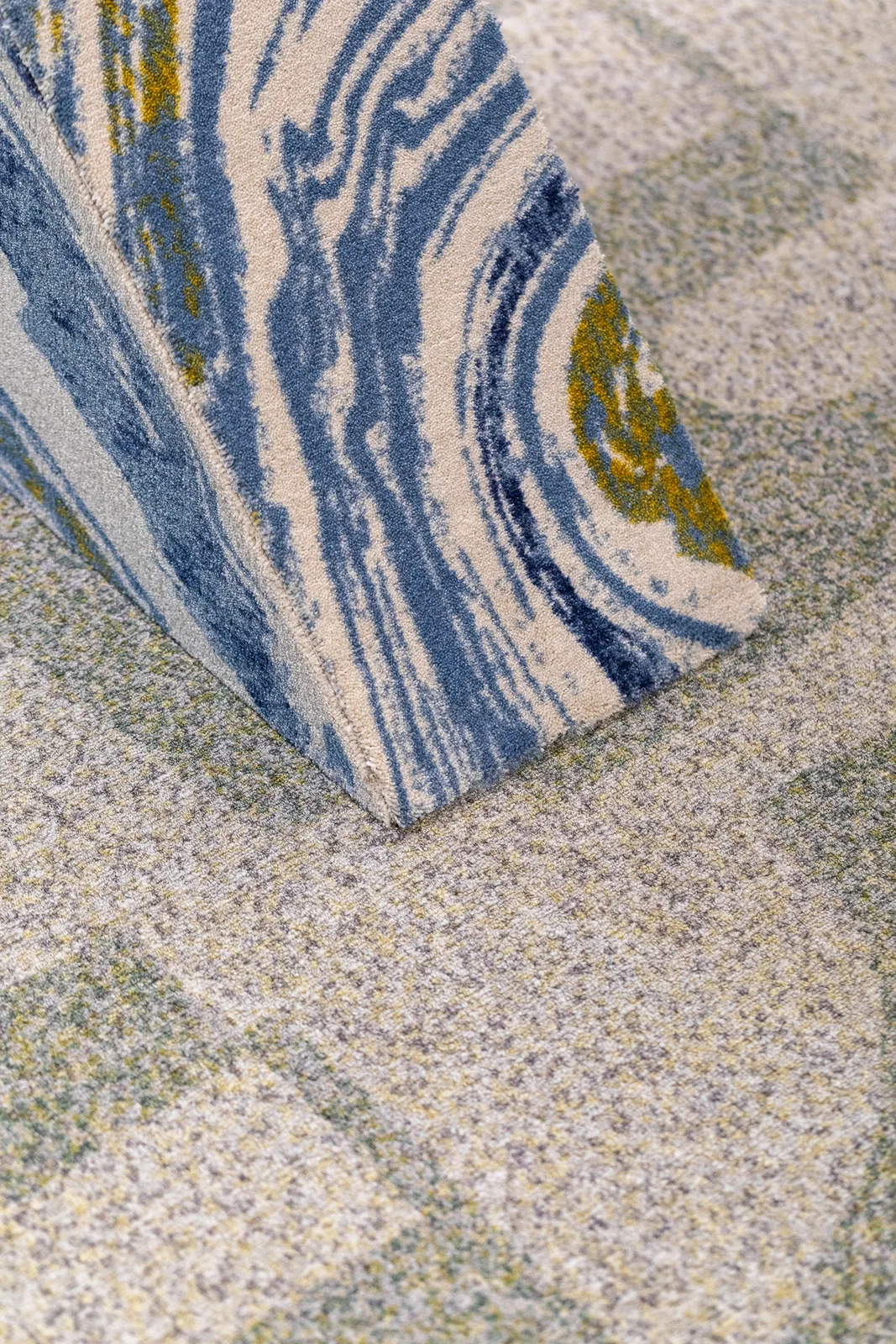 Superflex: ege Carpets'ın Modüler Halısı Şekil ve Duyuyu Buluşturuyor