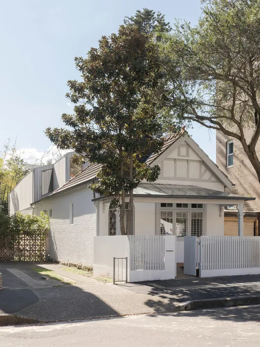 Ghost Gum House: 1901'den 2024'e Eski-Yeni Dansı