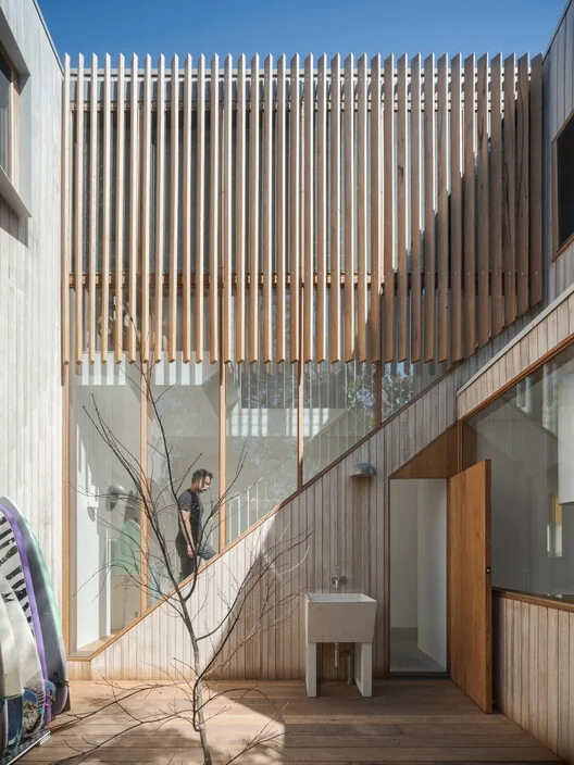 Ghost Gum House: 1901'den 2024'e Eski-Yeni Dansı