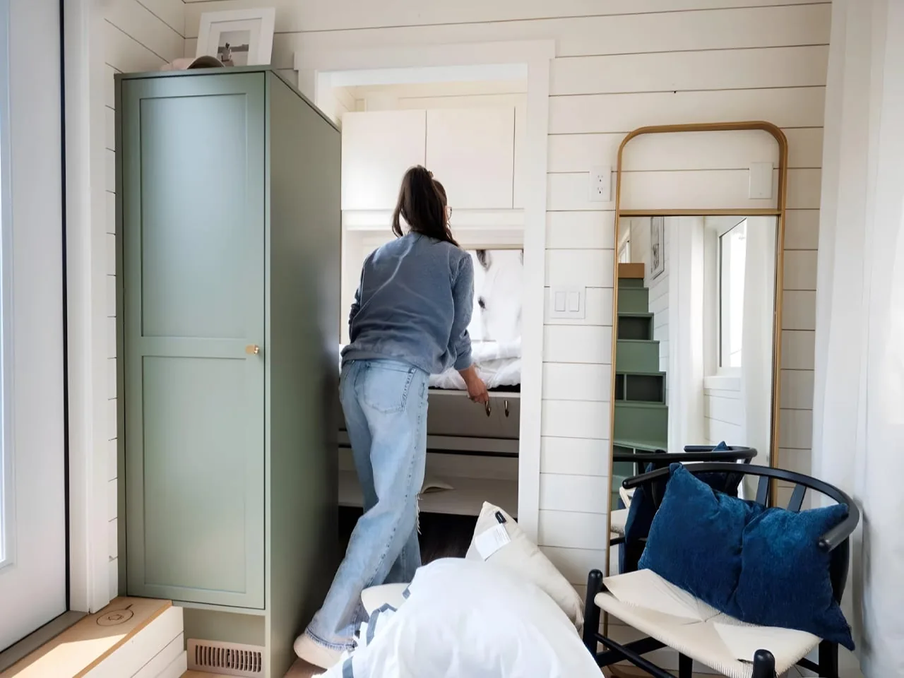 368 Metrekarelik Tiny House: Murphy Yatak, Yakma Tuvalet ve Dahası