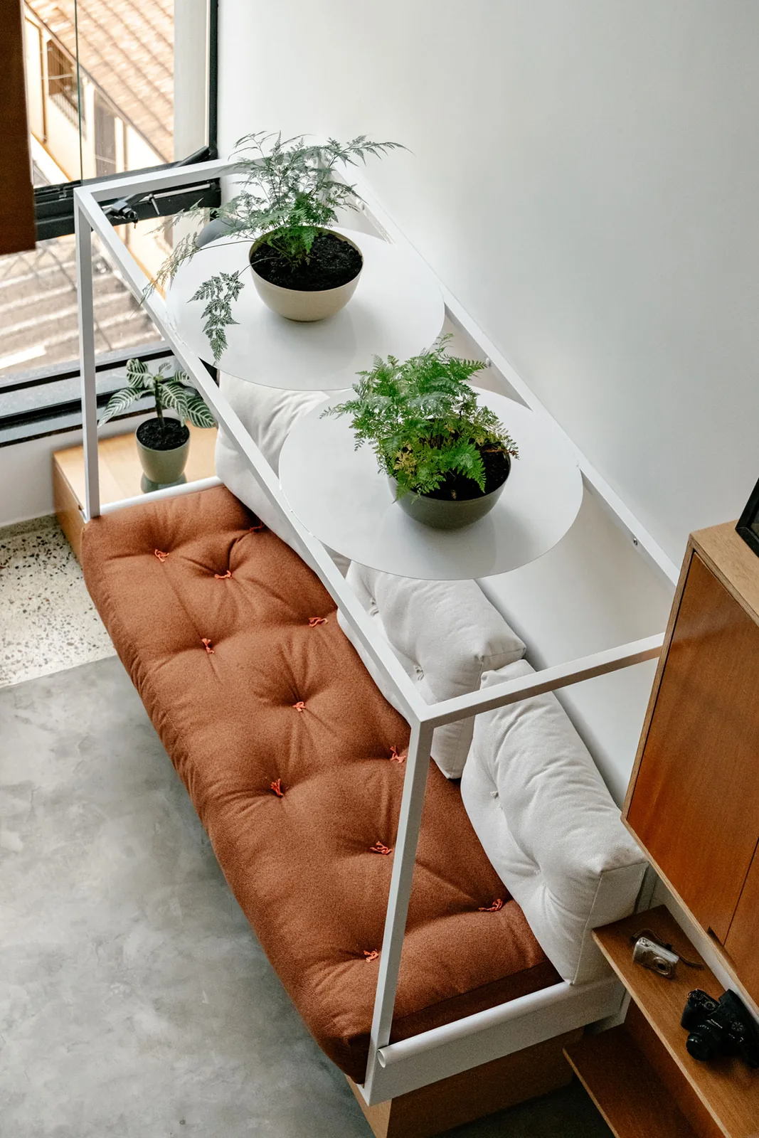 538 Metrekarede Akıllı Tasarım: Studio Papaya’dan Küçük Apartmana Büyük Dokunuş