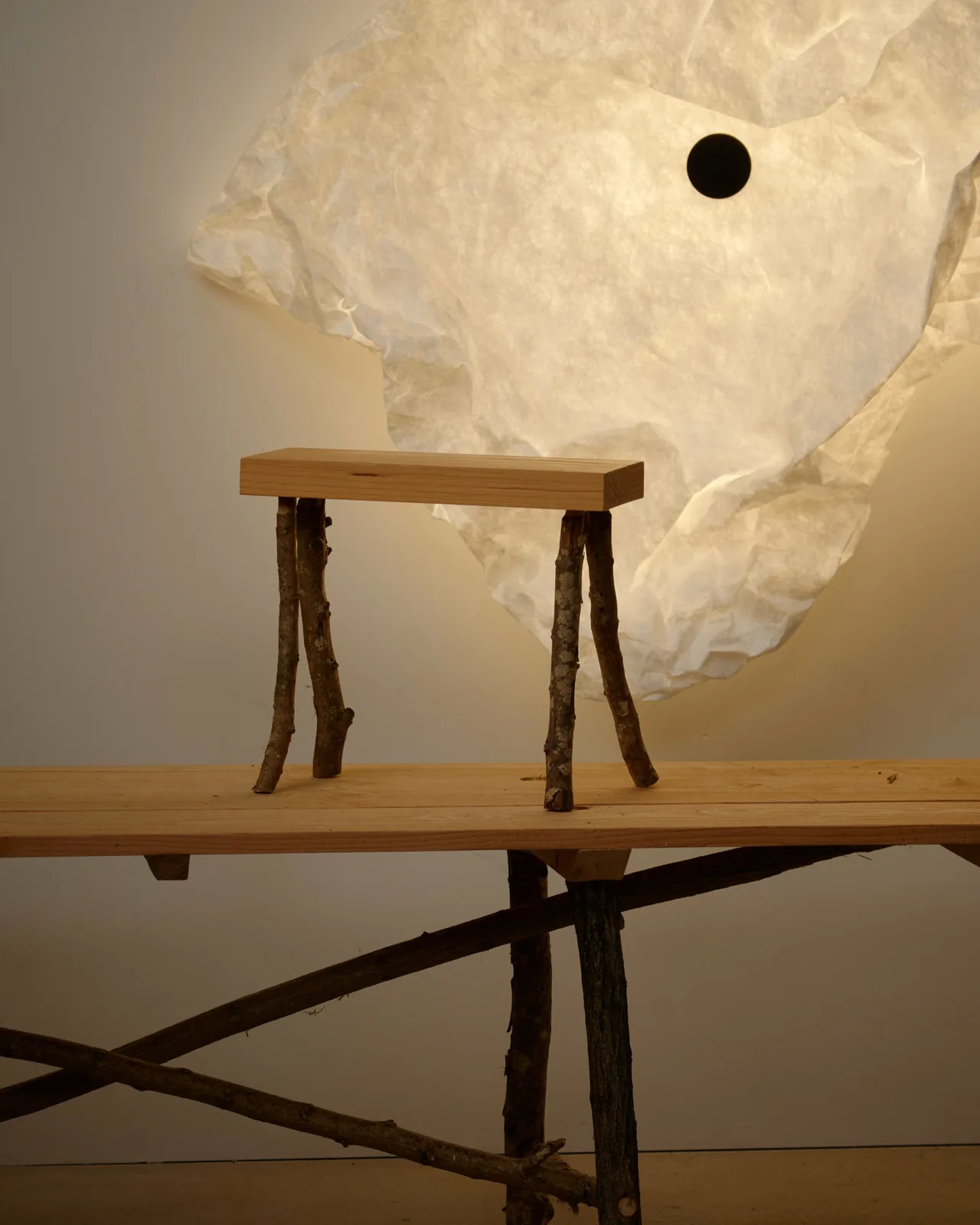 Bouroullec’ten Tyvek Duvar Lambası: Her Kullanıcı Kendi Şeklini Veriyor