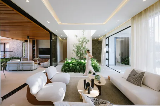 Doğayla Bütünleşen Ev: Dominik'te L.A. House