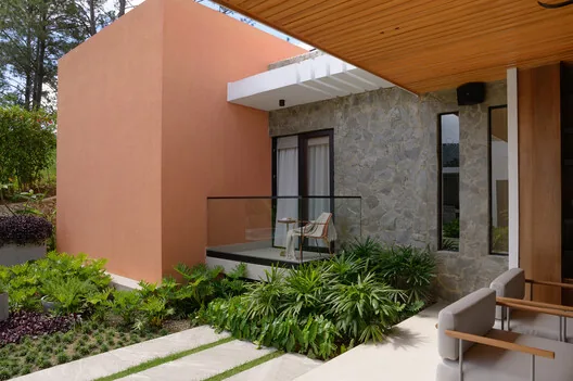 Doğayla Bütünleşen Ev: Dominik'te L.A. House