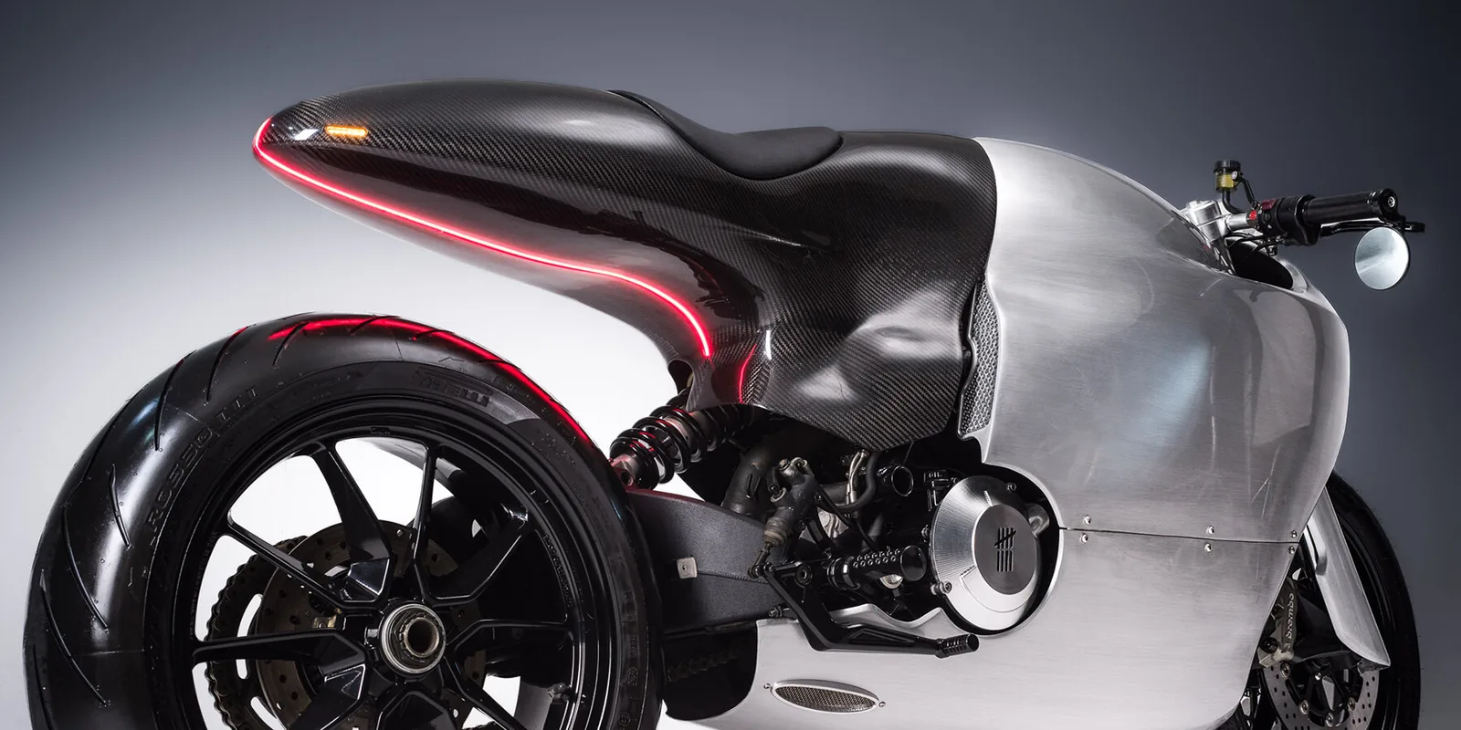 El İşi Alüminyum ve Karbon Fiberin Dansı: Bandit9 Ducati 821