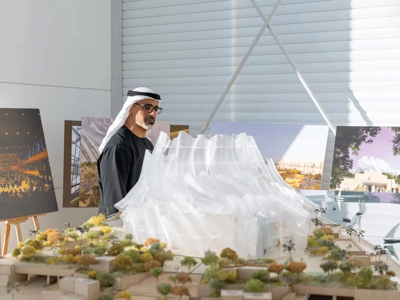 Gehry’nin Abu Dabi’ye Vedası: Müzik Gibi Kıvrılan Son Yapı
