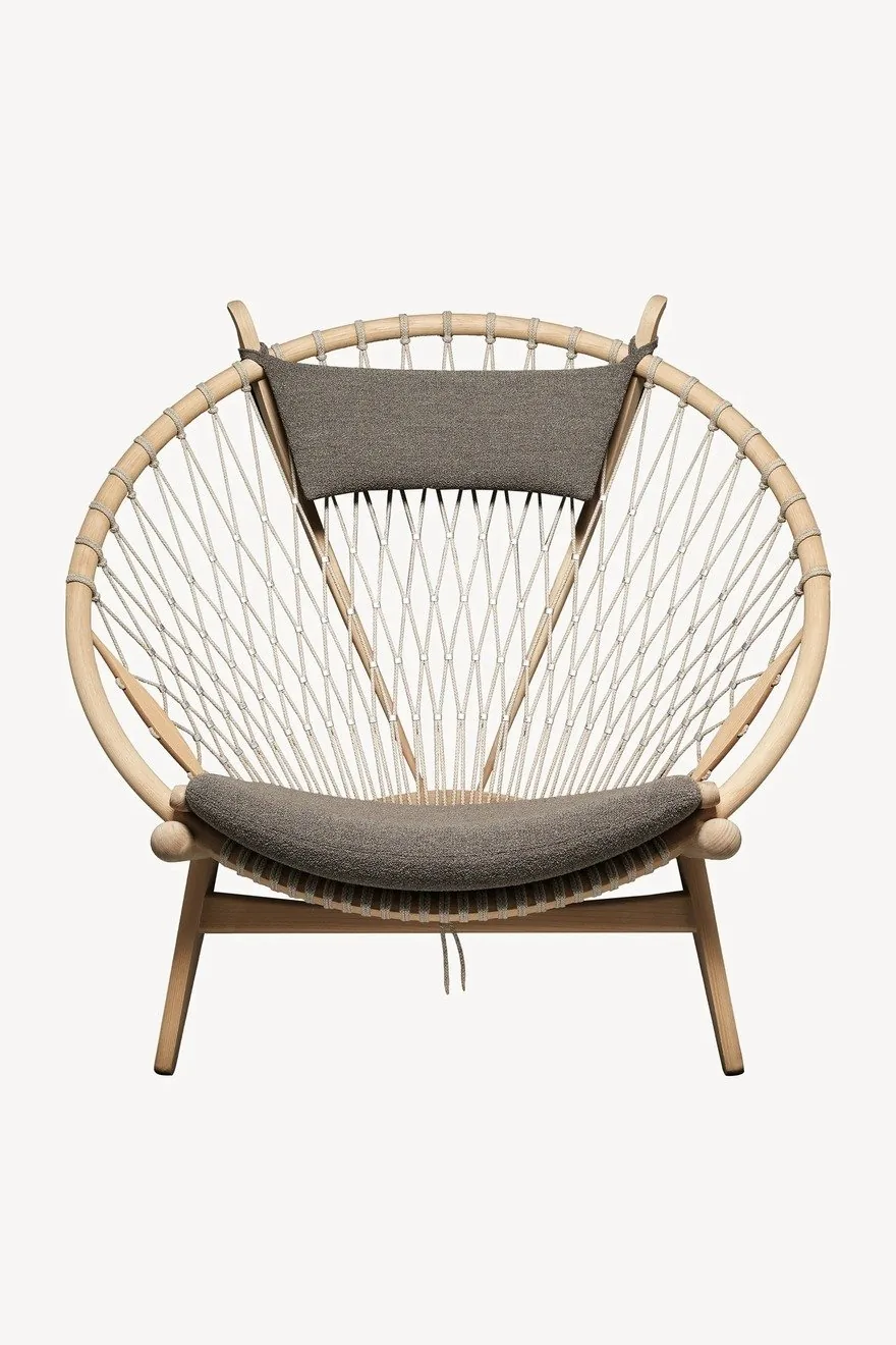 Hans Wegner'ın PP130 Circle Chair'i: Tasarımın Zamansız Dairesi