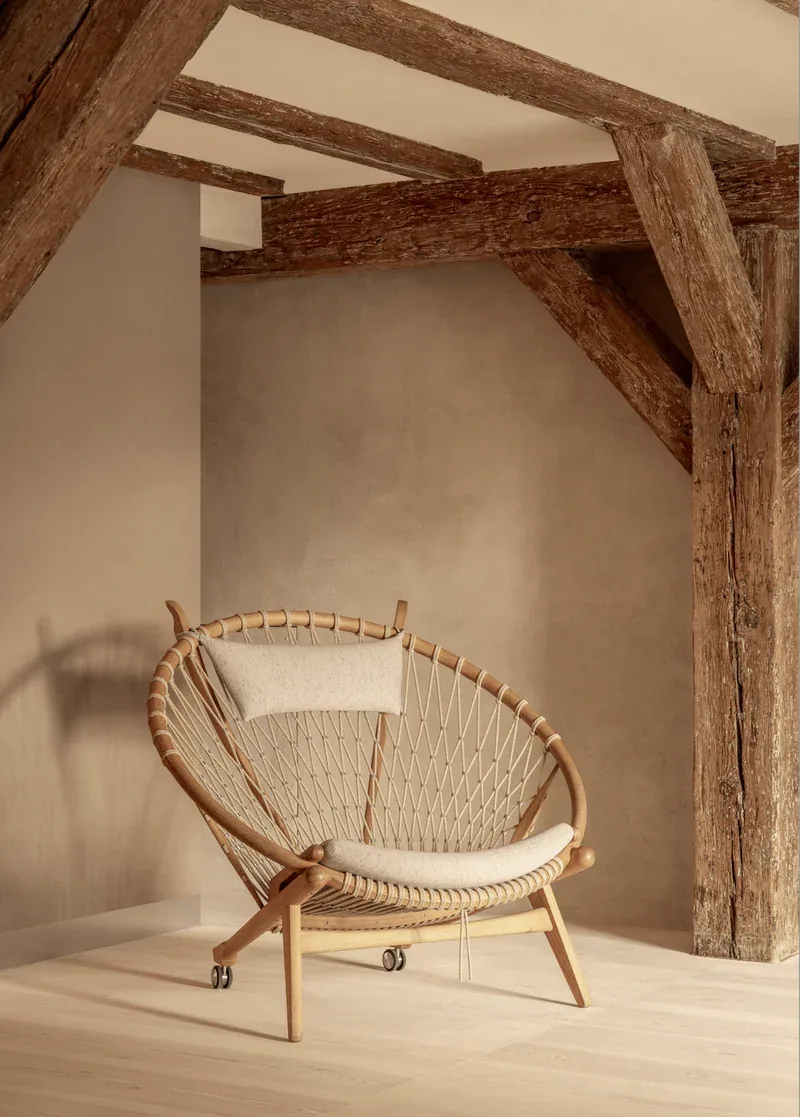 Hans Wegner'ın PP130 Circle Chair'i: Tasarımın Zamansız Dairesi