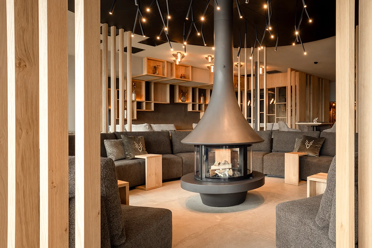 Hotel Hubertus: Manzaraya Açılan Spa Genişlemesi