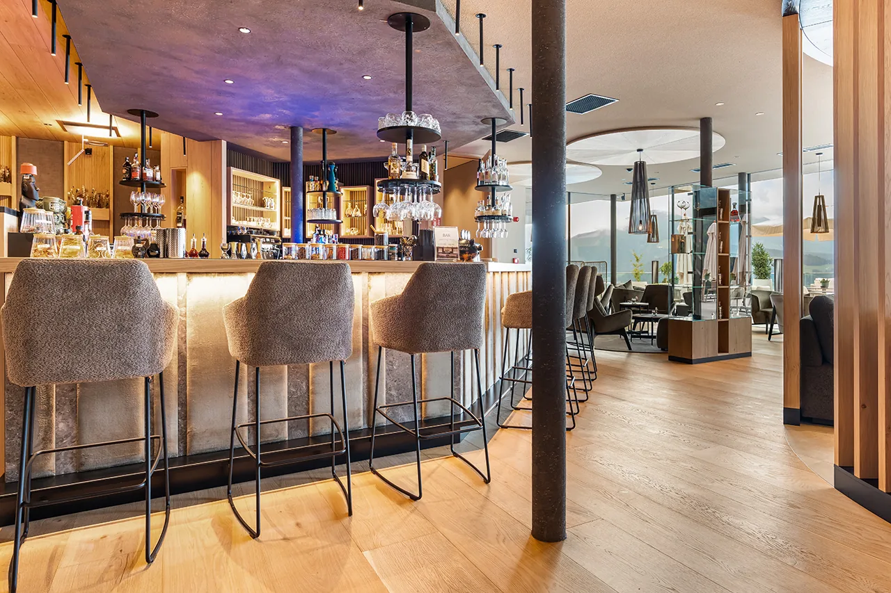 Hotel Hubertus: Manzaraya Açılan Spa Genişlemesi