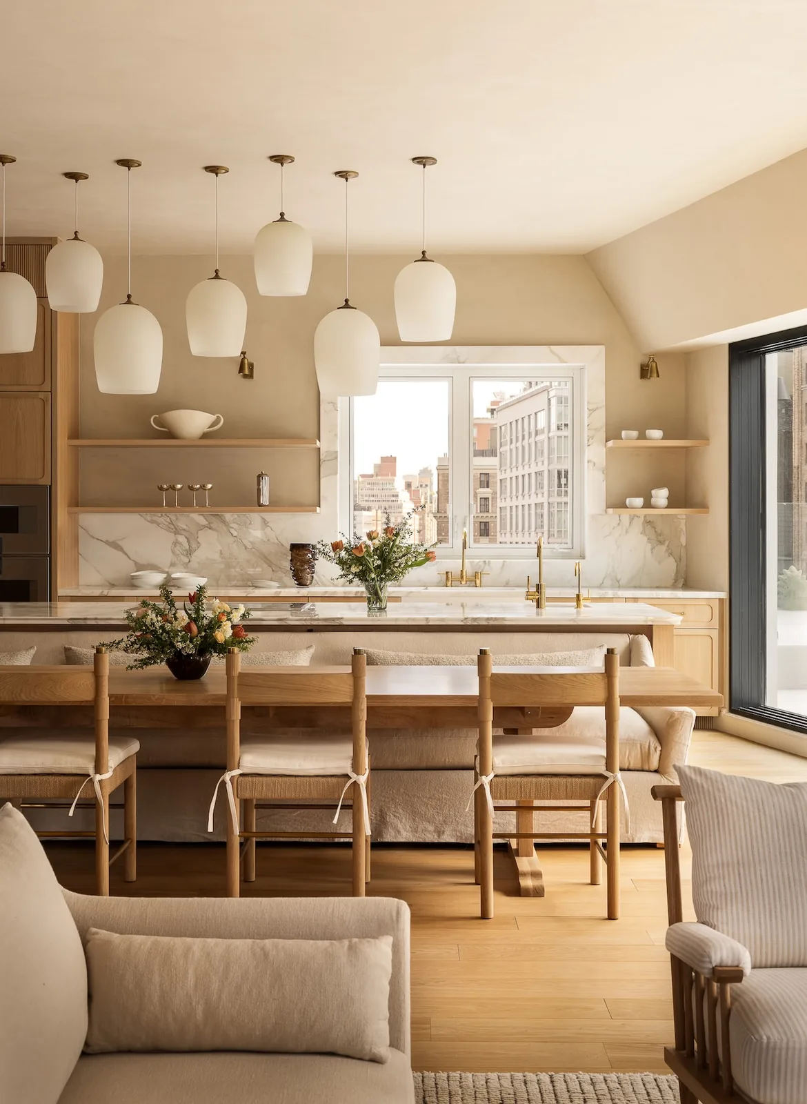 Vinçle Taşınan Mobilyalar: İki Penthouse Bir Ev Oldu