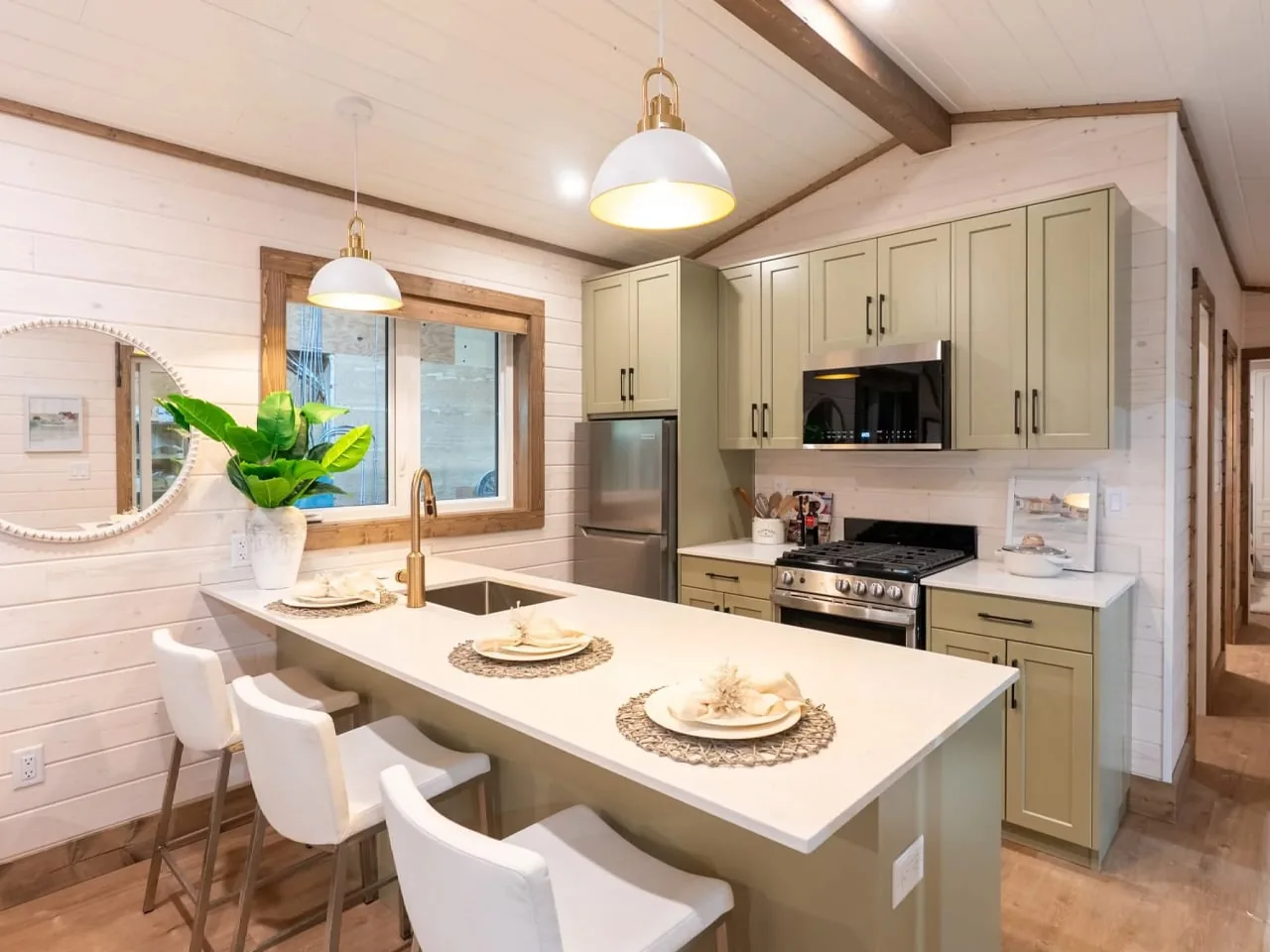 Kanada’dan 46 m²’lik Tiny House: Çamur Odası ve Küvetle Tasarım Manifestosu