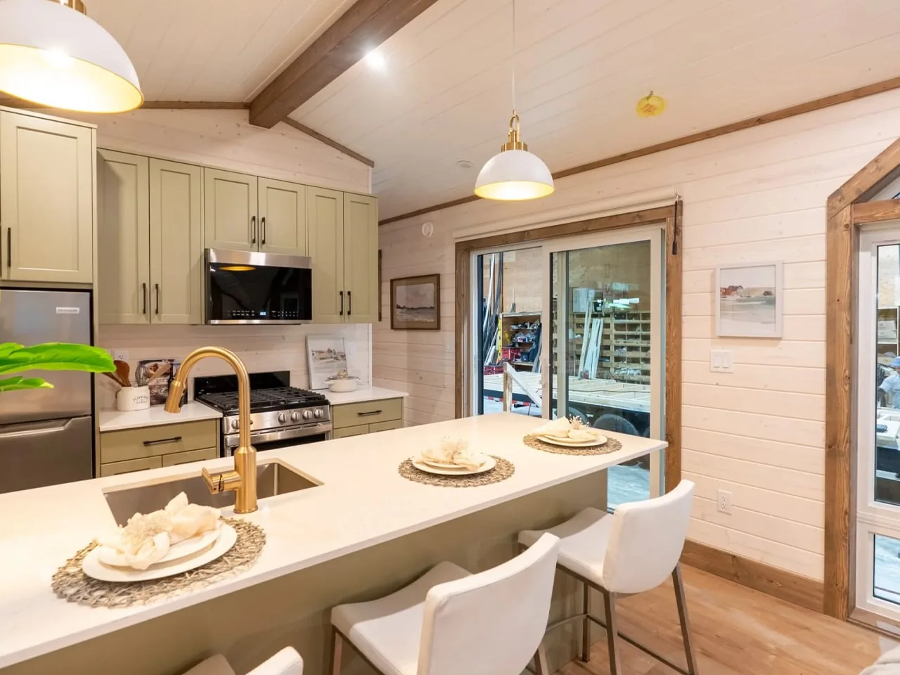 Kanada’dan 46 m²’lik Tiny House: Çamur Odası ve Küvetle Tasarım Manifestosu