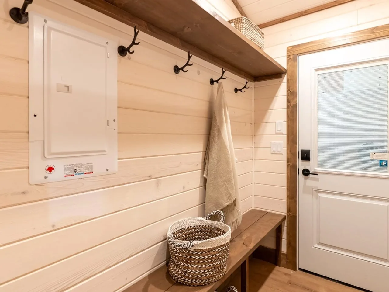 Kanada’dan 46 m²’lik Tiny House: Çamur Odası ve Küvetle Tasarım Manifestosu
